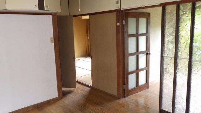 1960s wood house, 17-min walk to station, Nagasaki