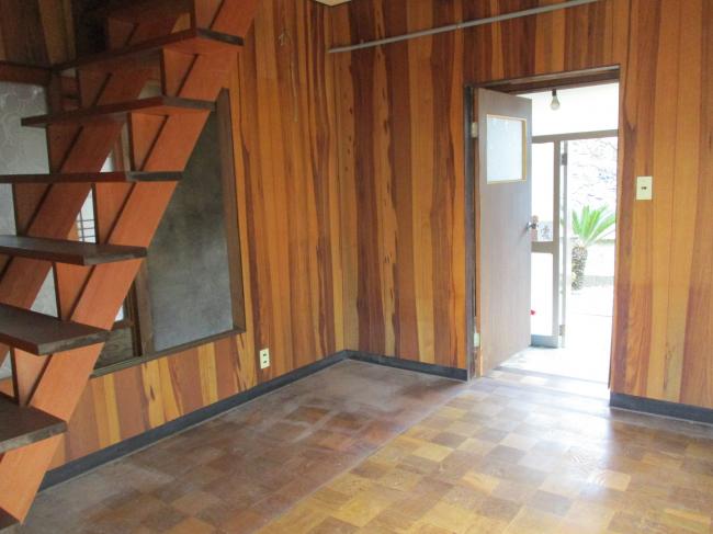 1960s wood house on a large plot in Okayama
