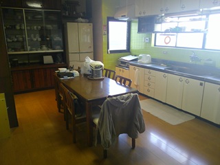 1960s wood house, 19-min walk to station, Ehime