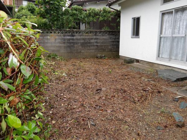 1960s wood house, 17-min walk to station, Ehime