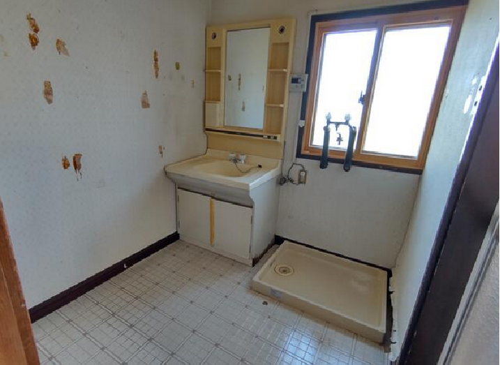 1980s wood house, 13-min walk to station, Nagano