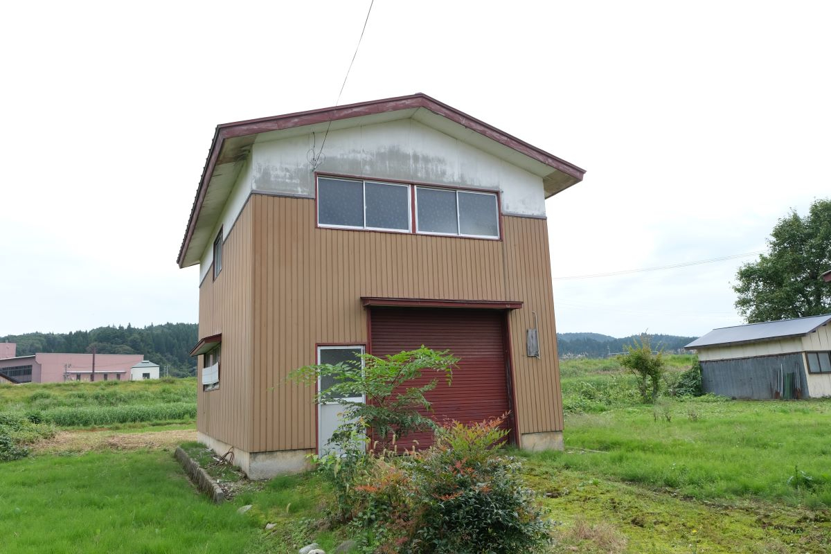 Wood house on a large plot in Yamagata