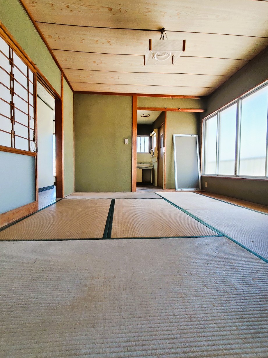 1970s steel-frame house in Ehime
