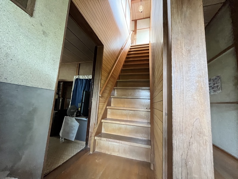 1970s wood house on a large plot in Niigata
