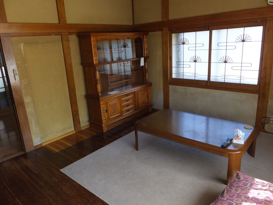 1980s wood house on a large plot in Iwate