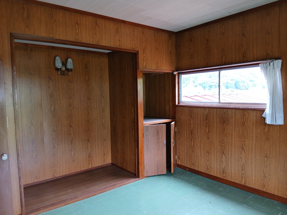 1960s wood house, 11-min walk to station, Iwate