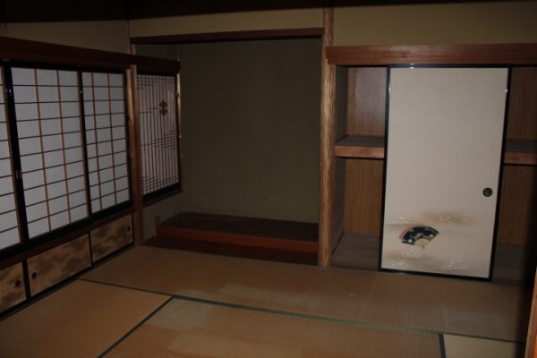 1950s wood house, 17-min walk to station, Shimane