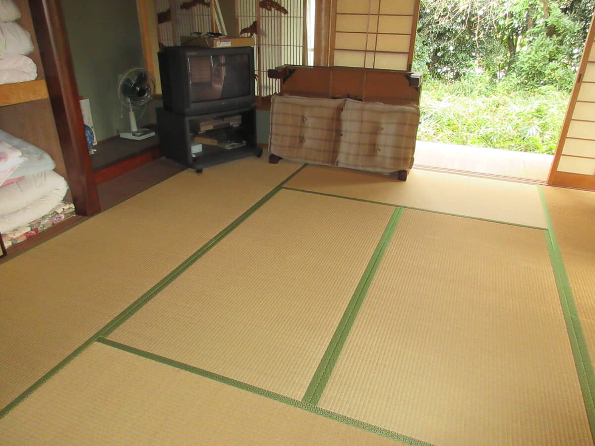 1990s wood house in Hiroshima