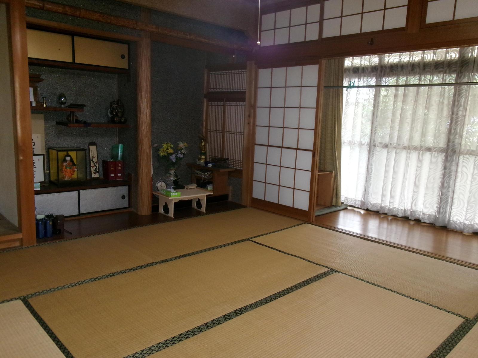 1970s wood house on a large plot in Hyogo