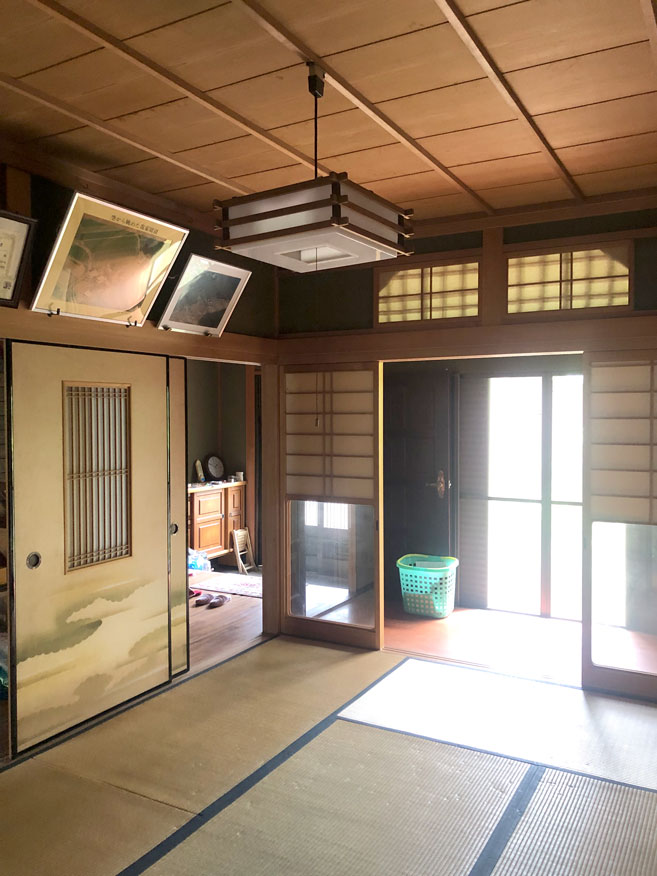 1980s wood house with storehouses in Hiyoshi, Nantan