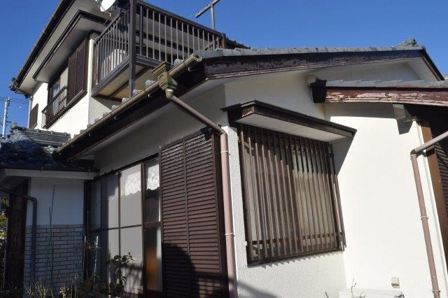 1980s wood house in Kochi