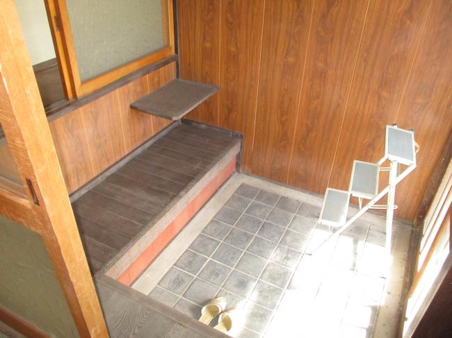 1900s wood house on a large plot in Okayama