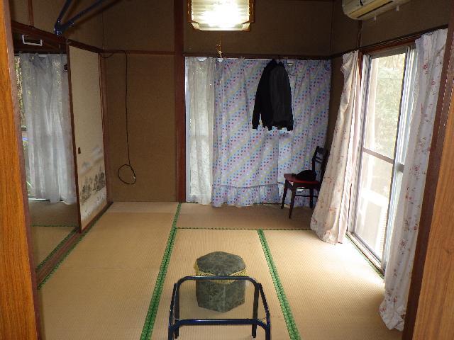 1970s wood house, 12-min walk to station, Nagasaki