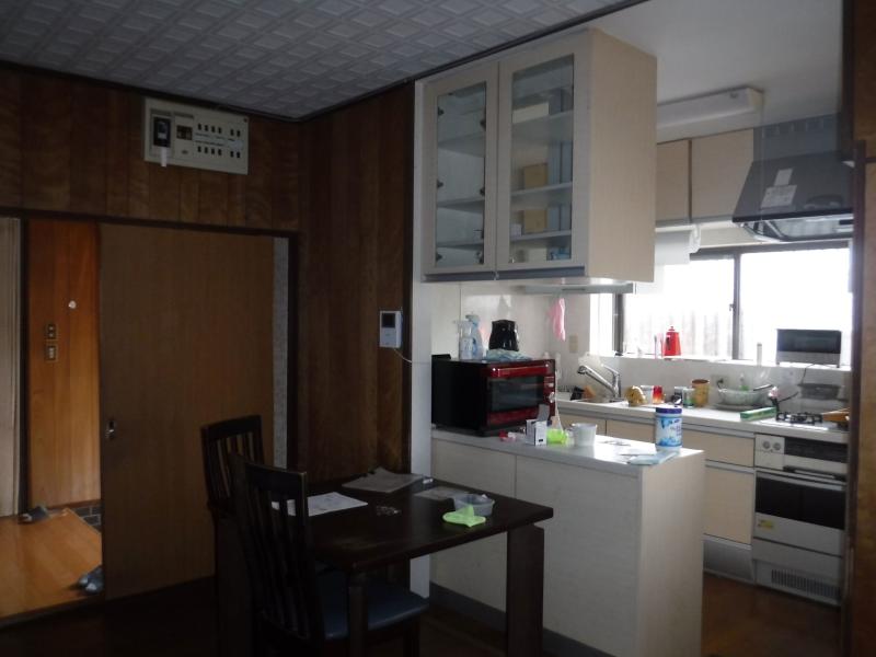 1970s wood house, 12-min walk to station, Mie