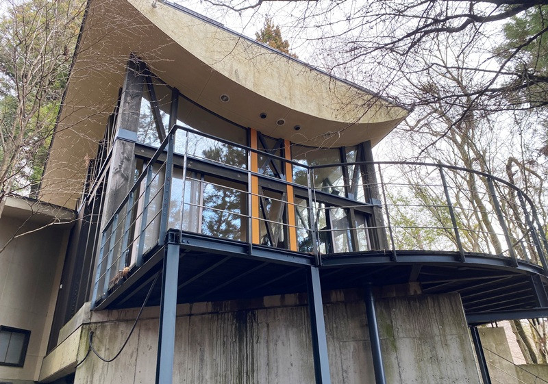 1990s concrete house on a large plot in Yamanakako, Yamanashi