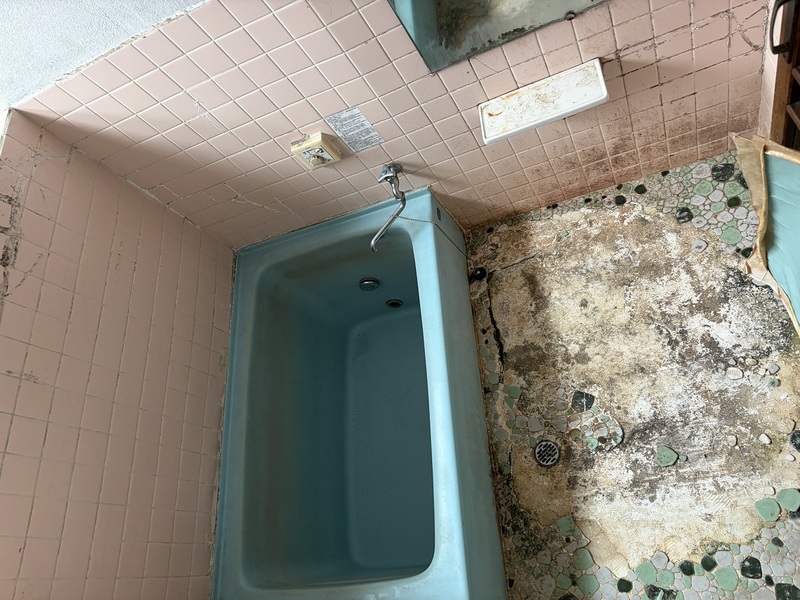 1970s wood house, 14-min walk to station, Niigata