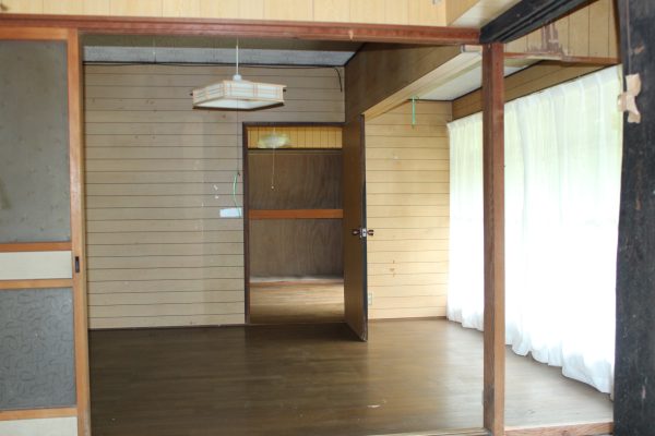 1930s wood house with storehouses in Shimane