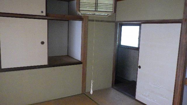 1960s wood house, 13-min walk to station, Nagasaki