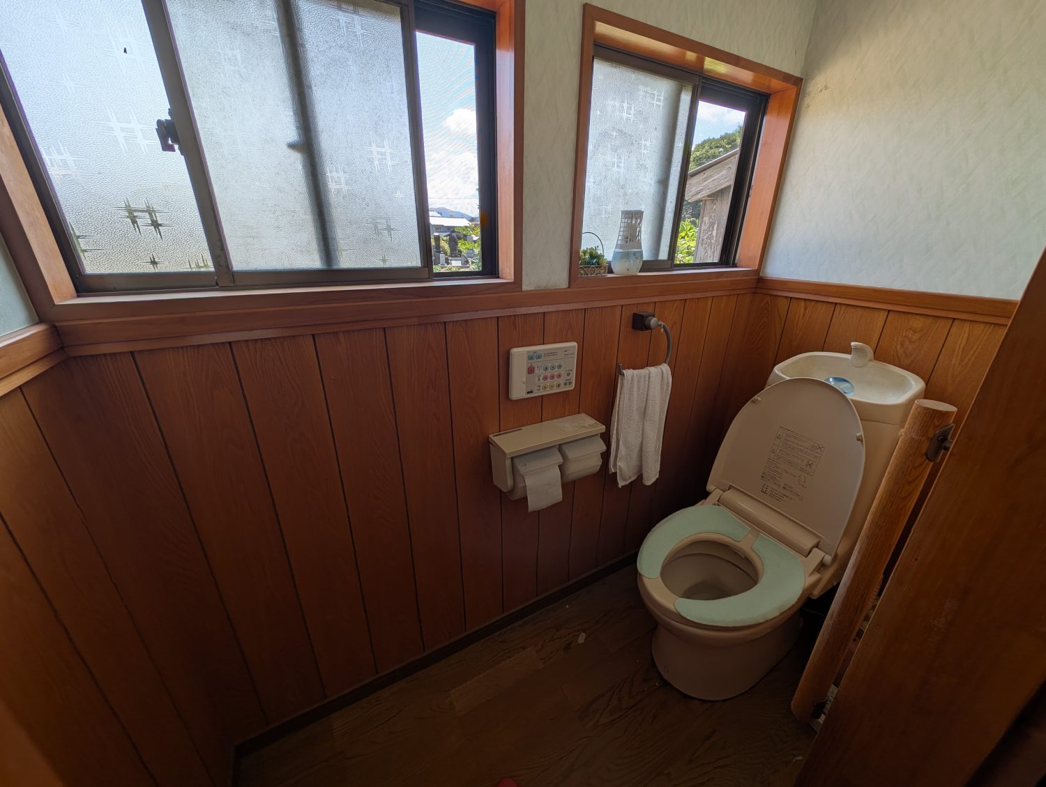 Wood house, 13-min walk to station, Hyogo