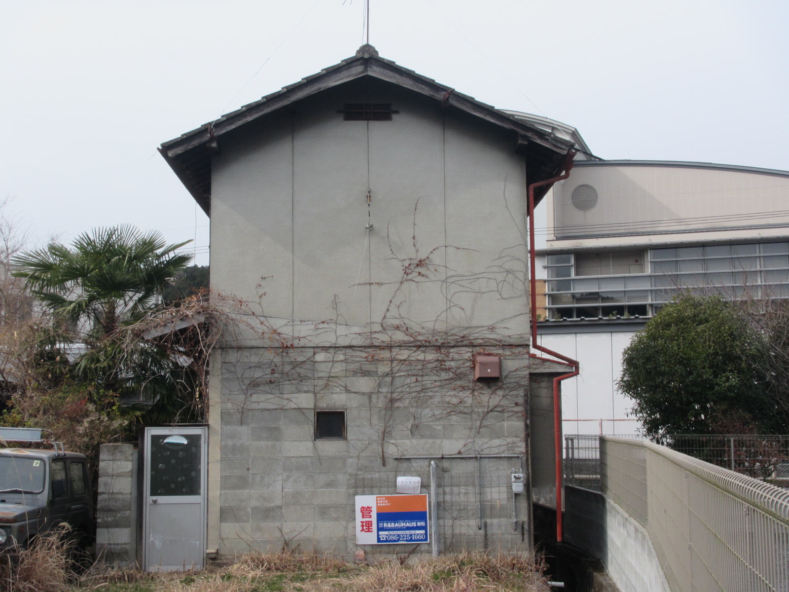 1960s wood house, 20-min walk to station, Okayama