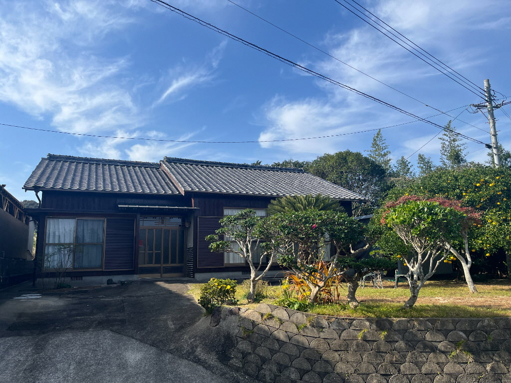 1980s wood house in Nagasaki