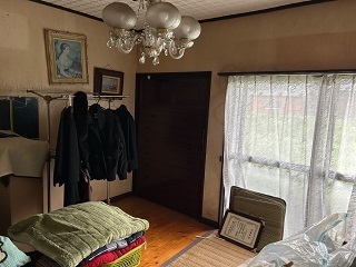 1980s house on a large plot in Sueyoshi, Soo
