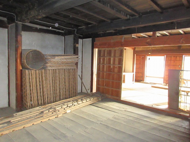 Historic farmhouse with storehouse and agricultural land, Toyohira