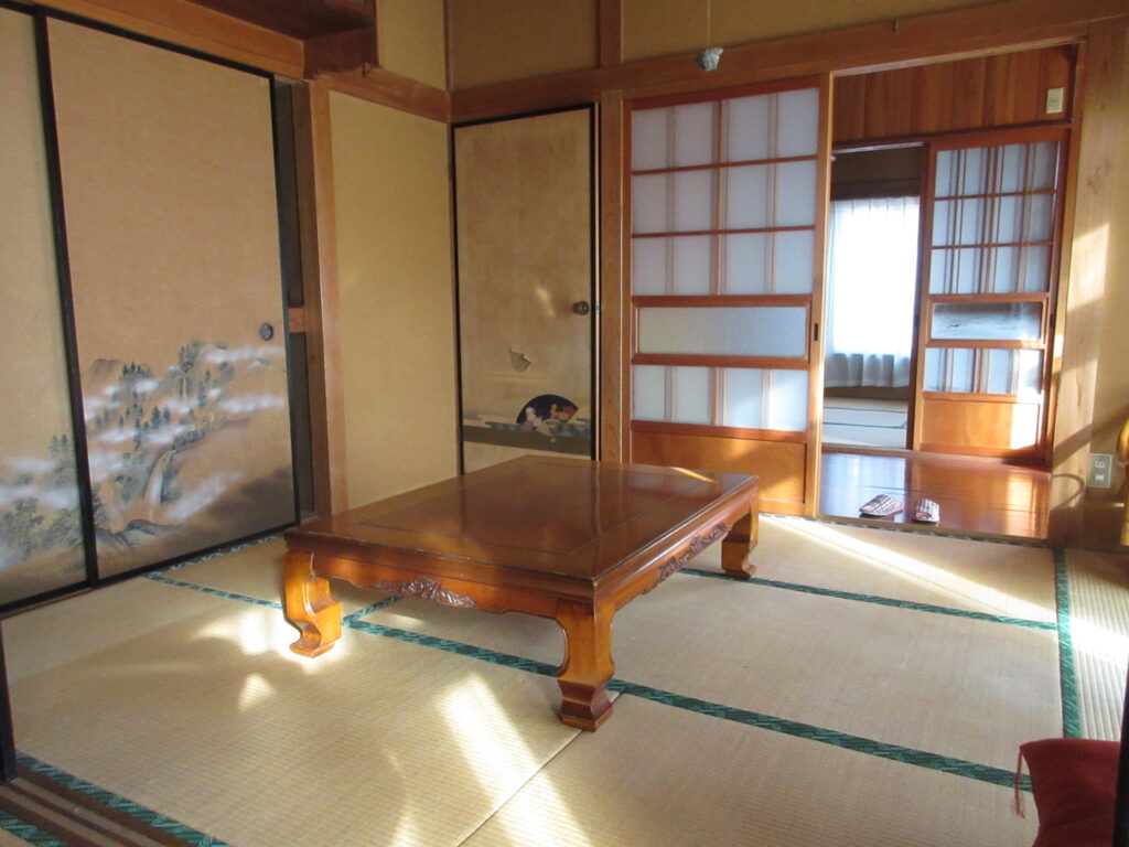 No.328 Shimogo - 4,000,000 yen - Built 1983