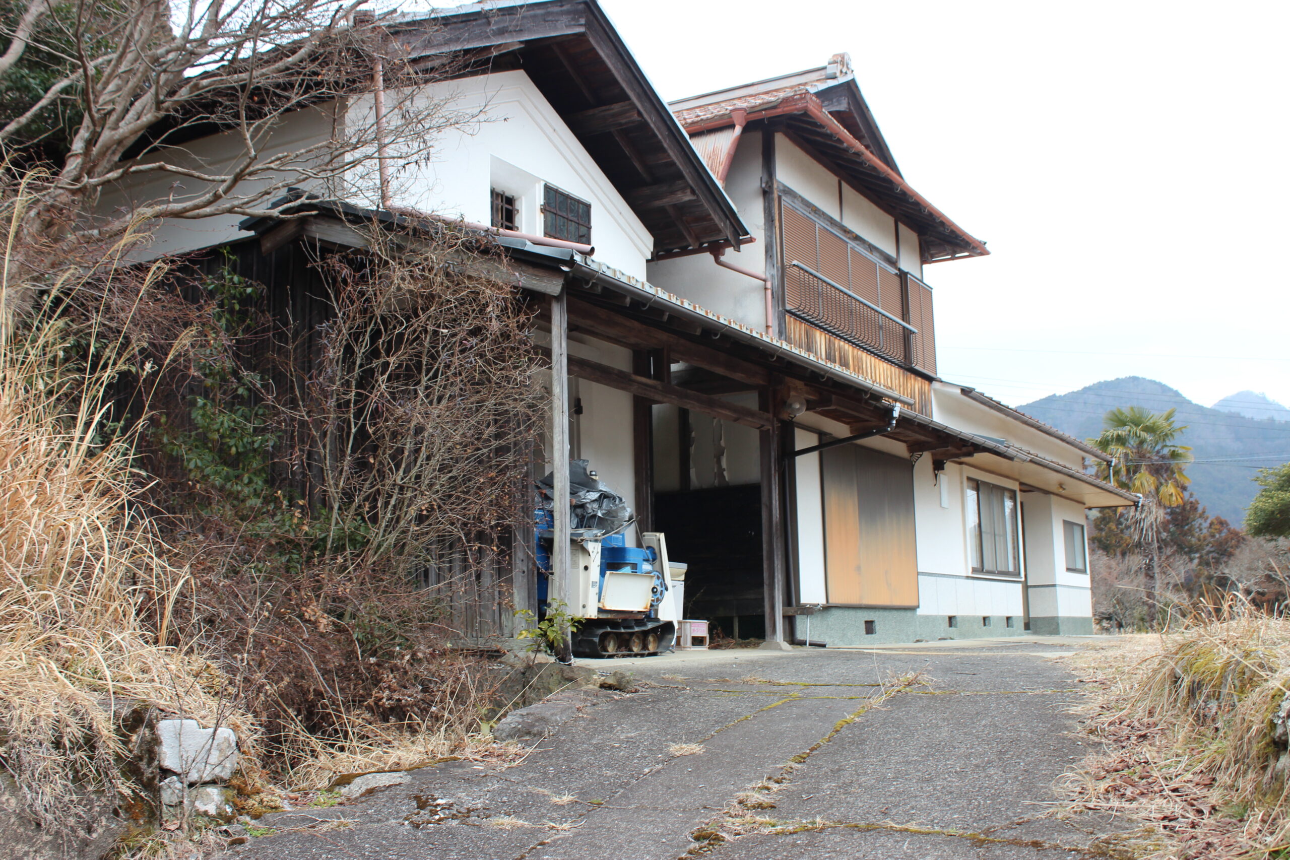 1950s wood house with storehouses in Nara