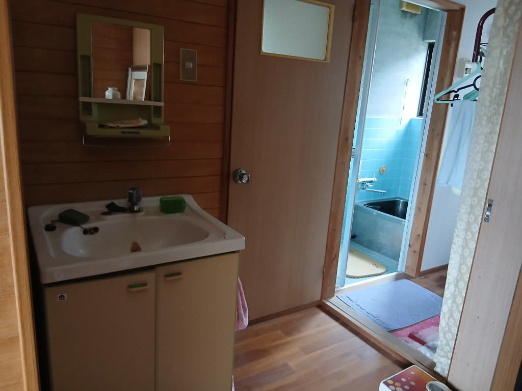 1980s wood house in Nagasaki