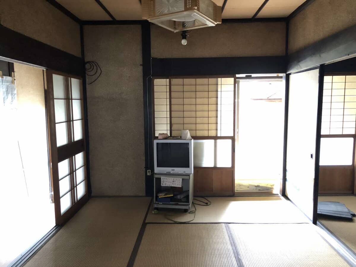 1940s wood house with storehouses in Hiroshima