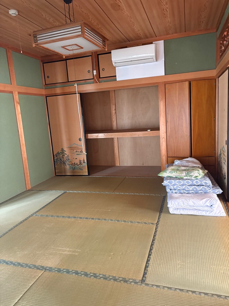 1980s wood house in Kochi