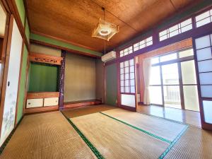 1960s house near the coast in Makurazaki