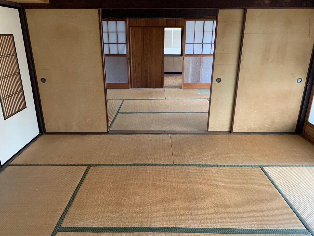 Wood house on a large plot in Okayama
