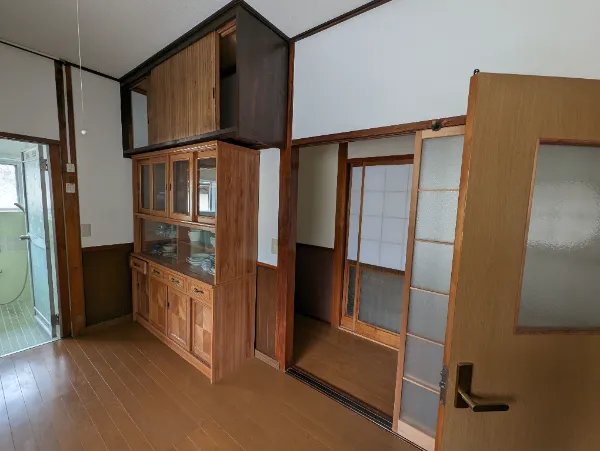 1960s wood house, 16-min walk to station, Iwate