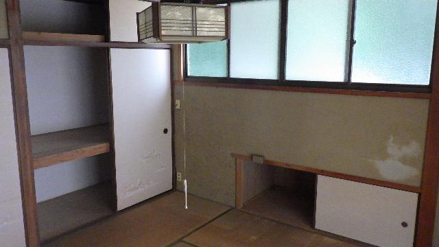 1960s wood house, 13-min walk to station, Nagasaki