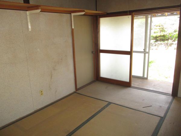 1900s wood house on a large plot in Okayama