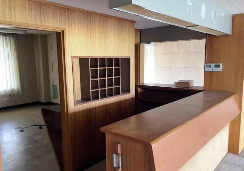 1970s concrete house on a large plot in Tottori