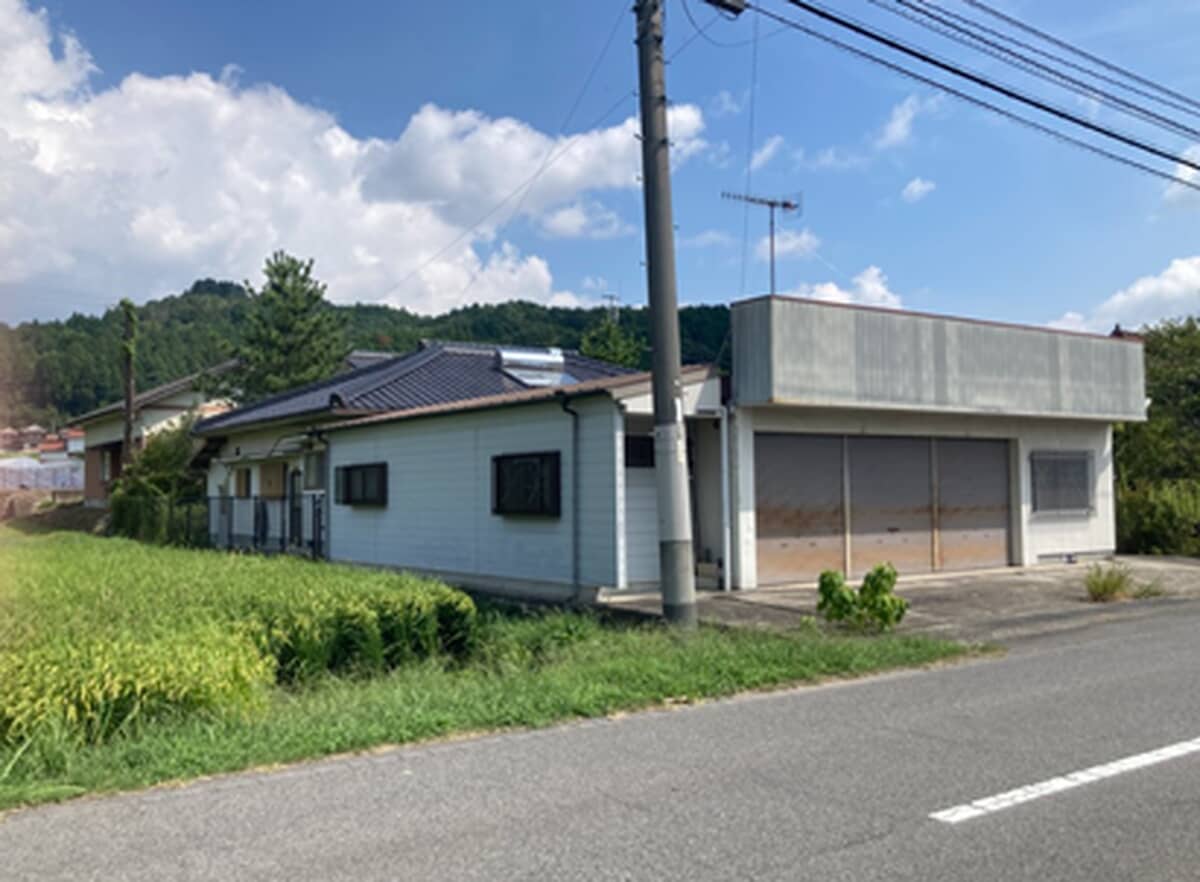 1970s house on a large plot in Hiroshima