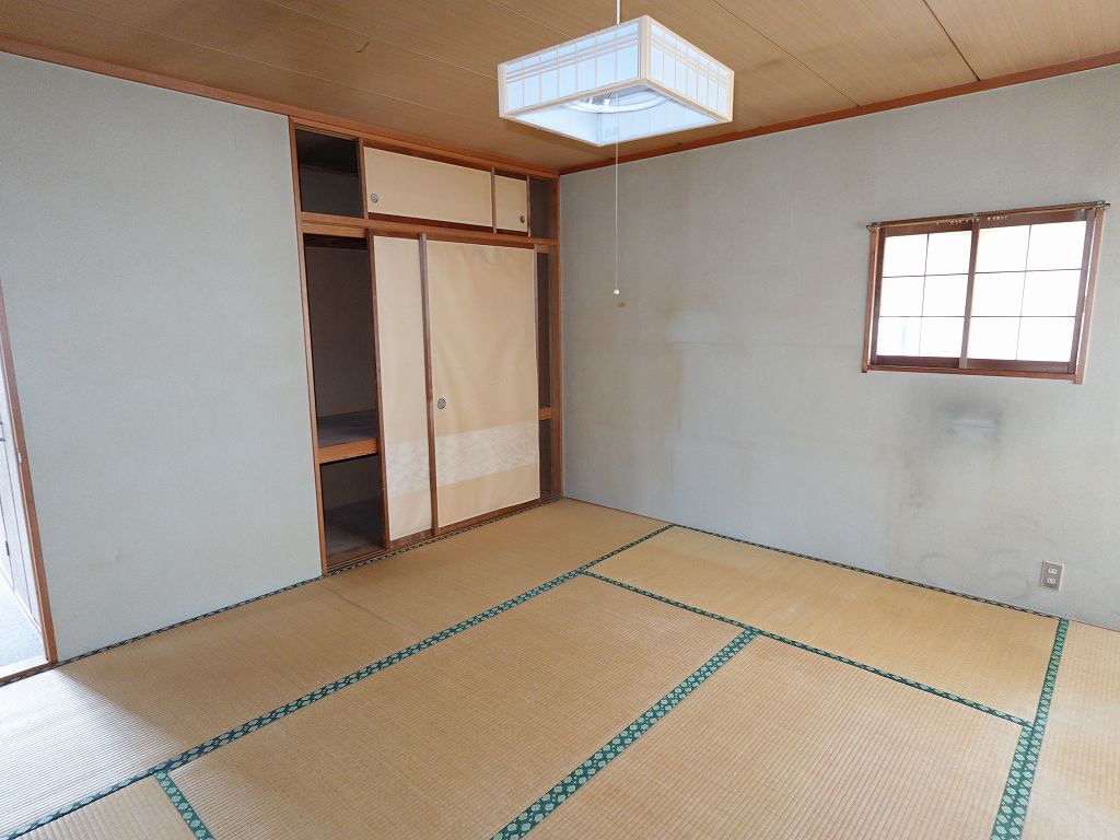 1980s steel-frame house, 17-min walk to station, Nagano