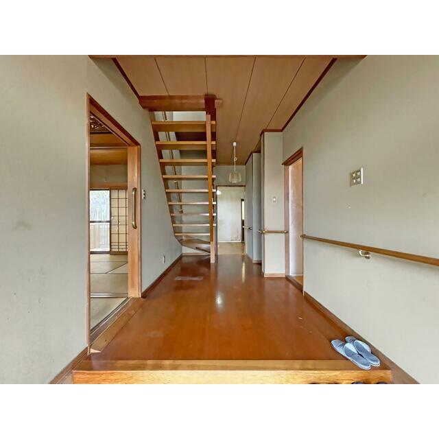 1980s wood house, 18-min walk to station, Mie