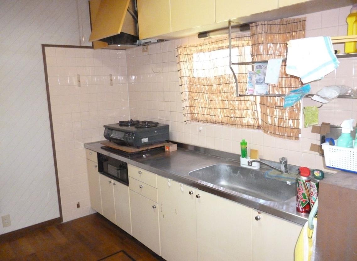 1980s wood house, 10-min walk to station, Yafusa, Ichikikushikino