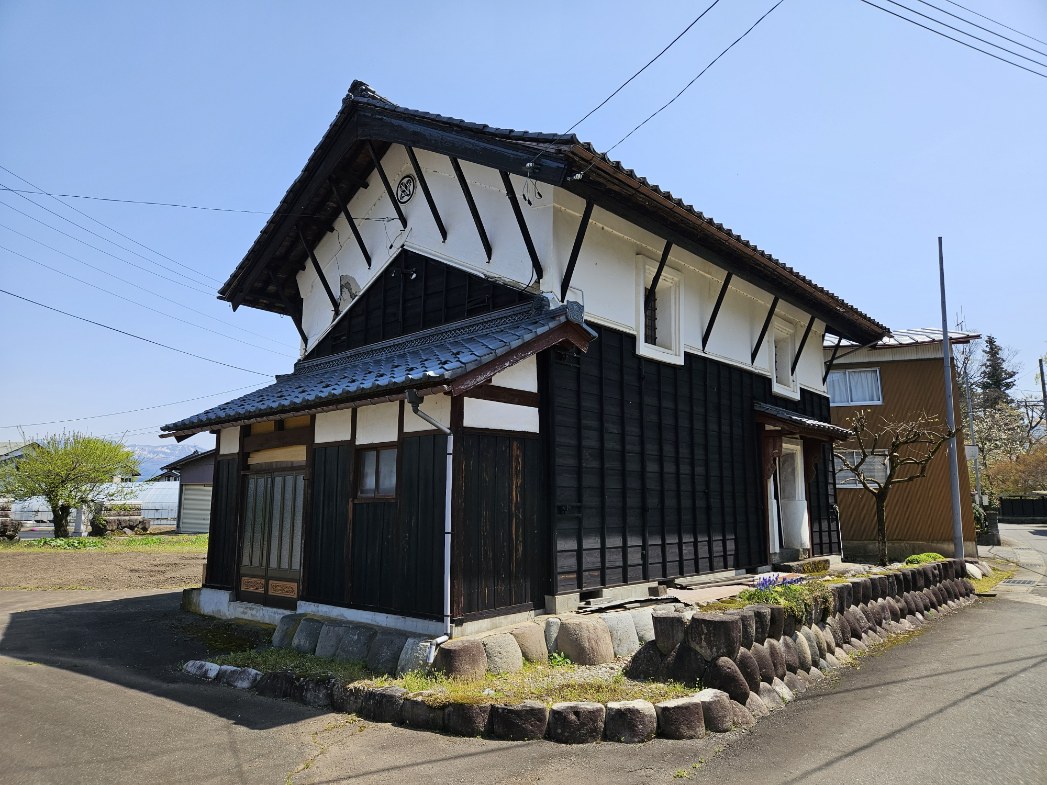 1950s wood house, 18-min walk to station, Fukui