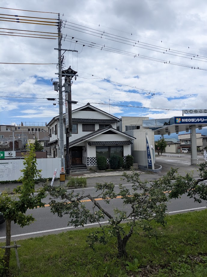 1970s steel-frame house, 17-min walk to station, Nagano