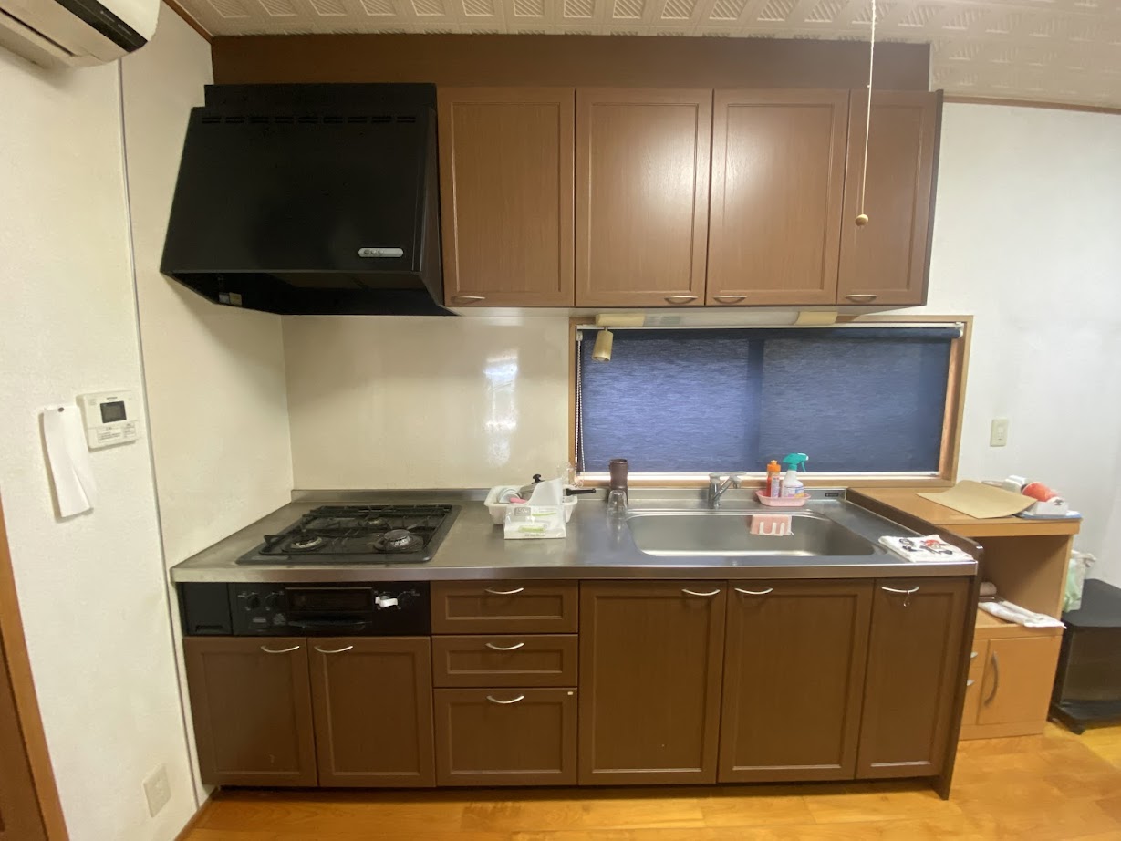 2000s wood house, 12-min walk to station, Toyama