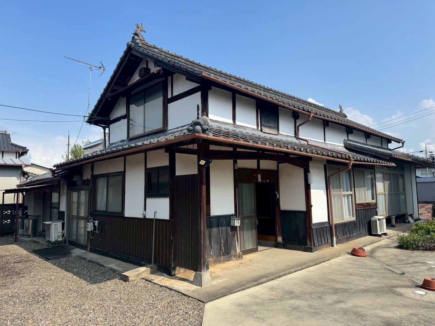 Wood house on a large plot in Kumamoto