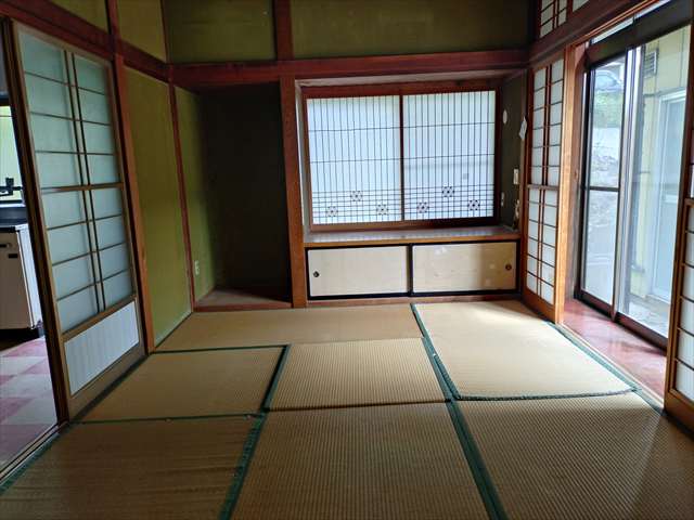 1970s wood house, 10-min walk to station, Nagano