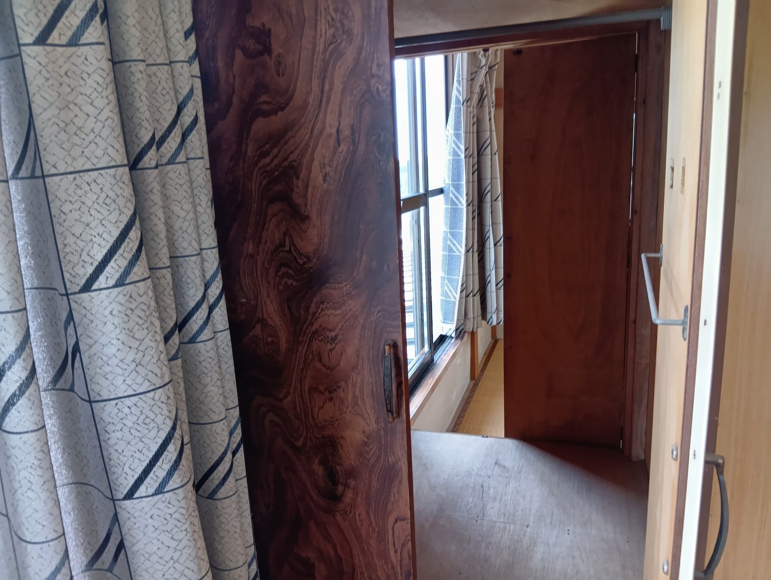Spacious Rooms; Sunny Home on Elevated Ground