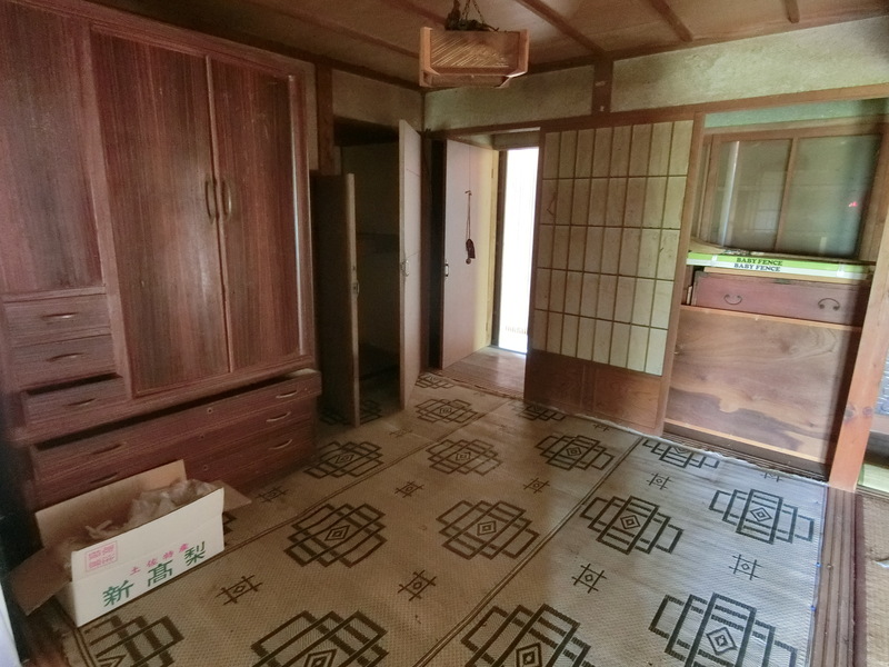 1960s wood house in Kochi
