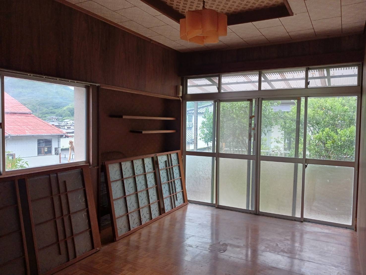 1980s wood house, 8-min walk to station, Kumamoto